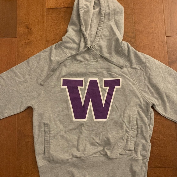 University of Washington hoodie - Picture 2 of 3